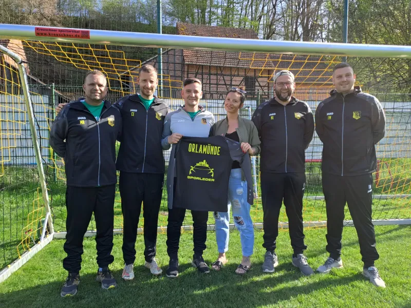 Trainer der F-Jugend neu ausgestattet