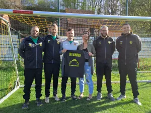 Trainer der F-Jugend neu ausgestattet