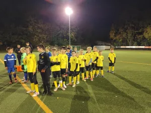 E-Junioren mit verdienter Niederlage unter Flutlicht in Saalfeld